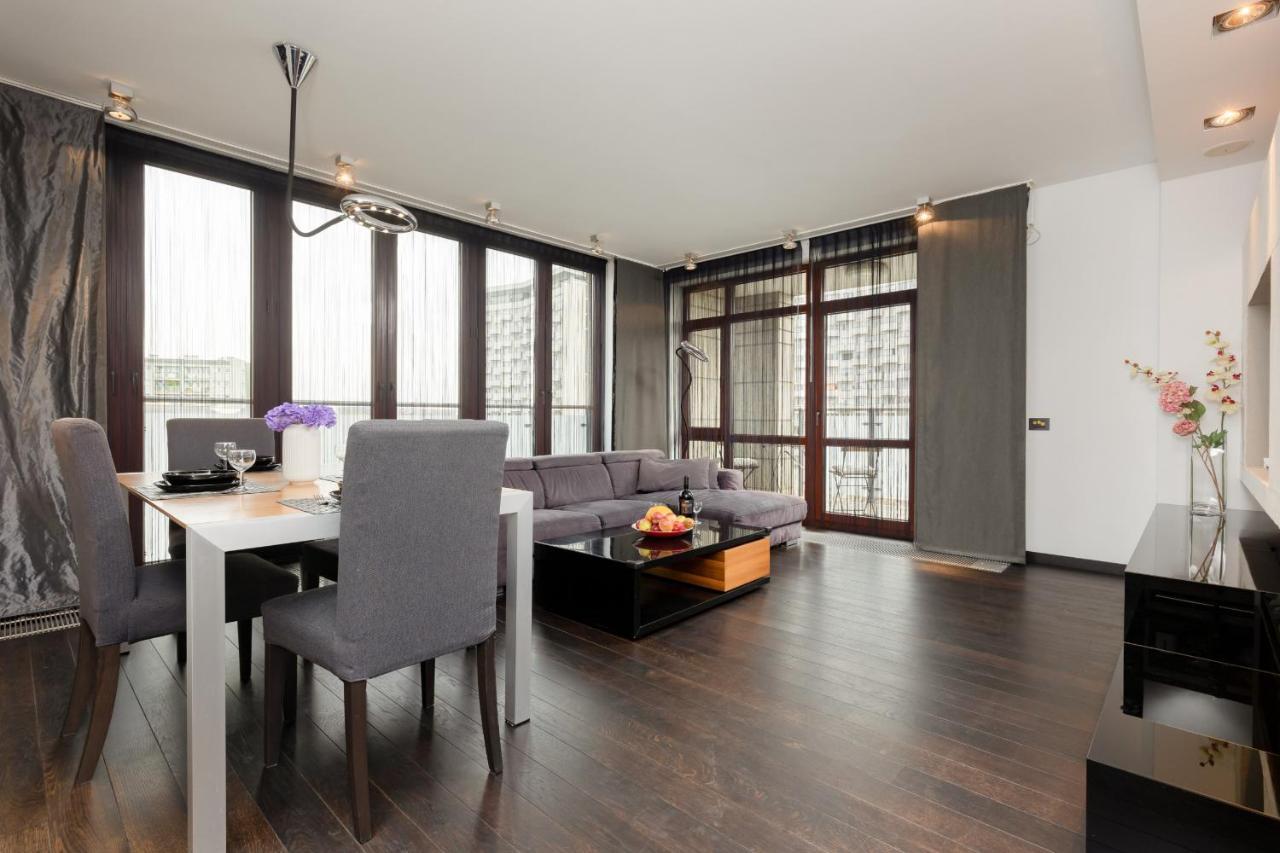 Warsaw Srodmiescie Riverside Three-Bedroom Apartment By Renters Varsóvia Exterior foto